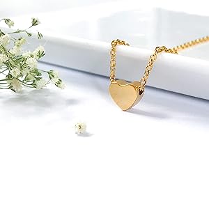 Magnetic Heart Golden Pendent - قلادة قلب ذهبي مغناطيسية