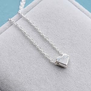 Magnetic Heart Silver Pendant - قلادة قلب فضي مغناطيسية