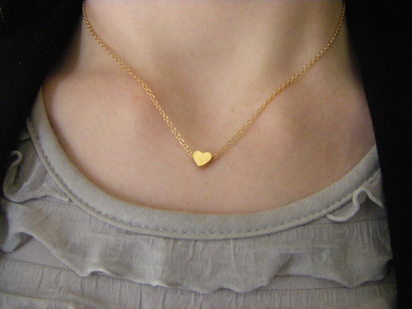 Magnetic Heart Golden Pendent  - قلادة قلب ذهبي مغناطيسية